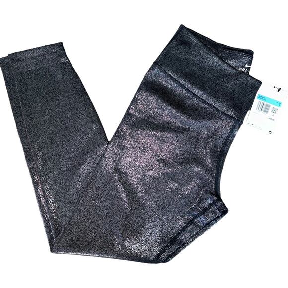 NWT $60 Nike Black Silver Metallic 7/8 leggings Size Medium - Picture 1 of 5